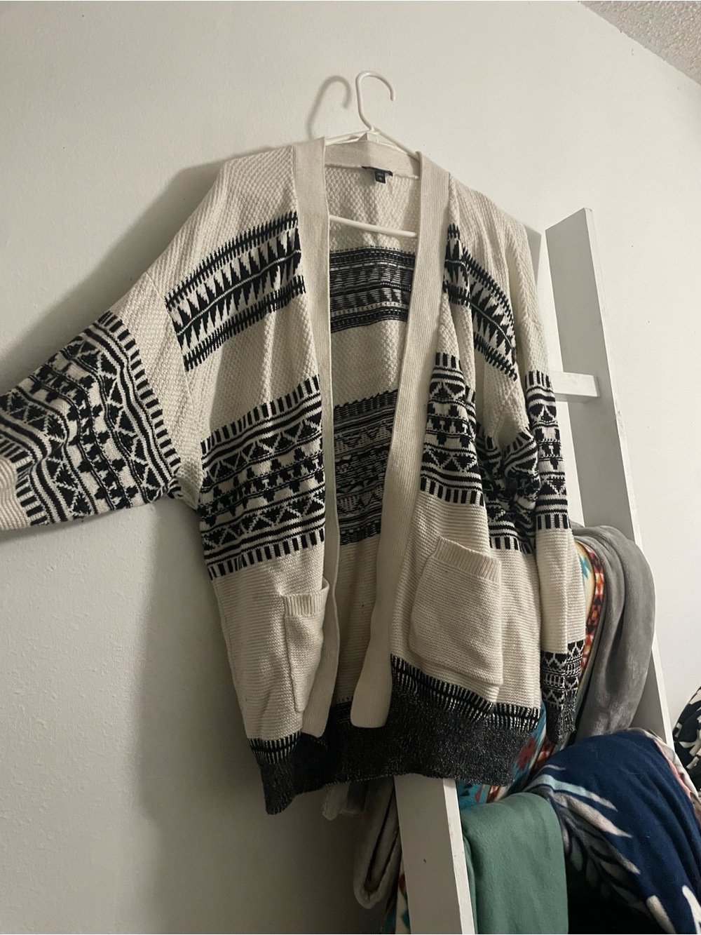 Express Off-white and Black Geometric Open-Front Cardigan